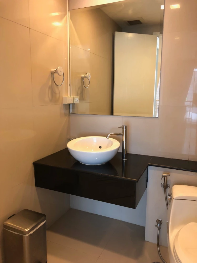 For rent: Nusasiri Grand Condo. Spacious and comfortable room with ample living space. Just bring your luggage and move in!