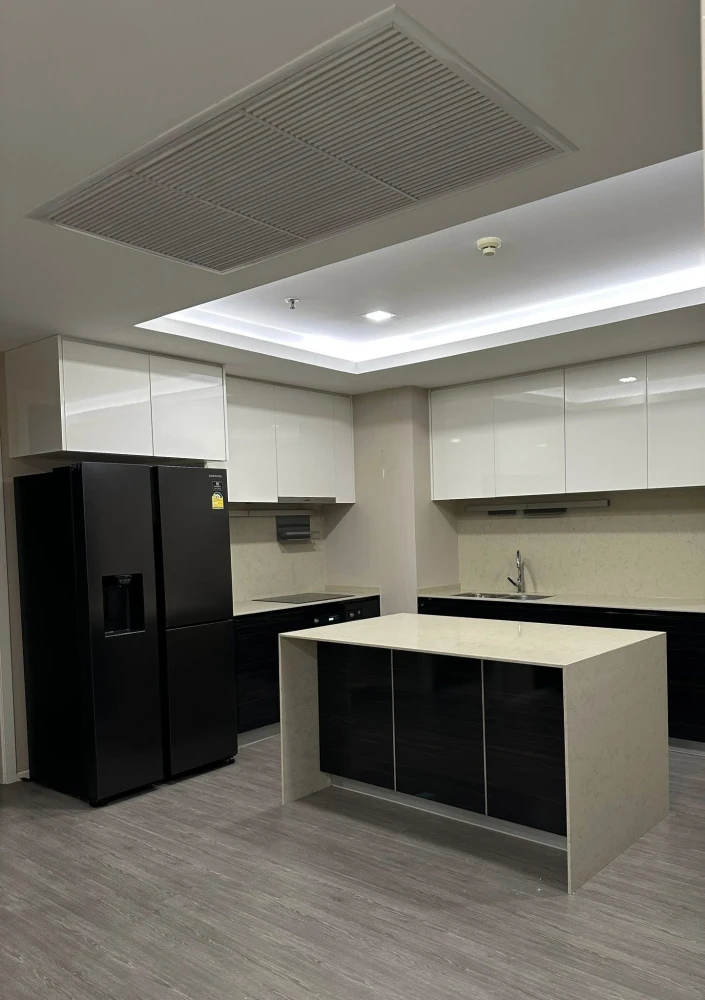 For rent: Nusasiri grand, well decorated, simple, luxurious, and very expensive. Plenty of usable space. Book now before you miss out.