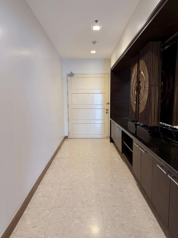 For rent: Nusasiri Grand, a very large room, feels like home, wide balcony, beautiful view, cool breeze and natural light, reserve now!