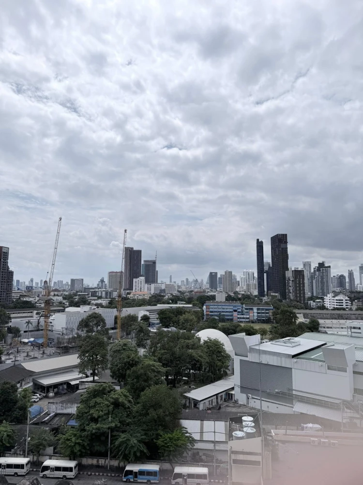 For rent: Nusasiri Grand, a very large room, feels like home, wide balcony, beautiful view, cool breeze and natural light, reserve now!