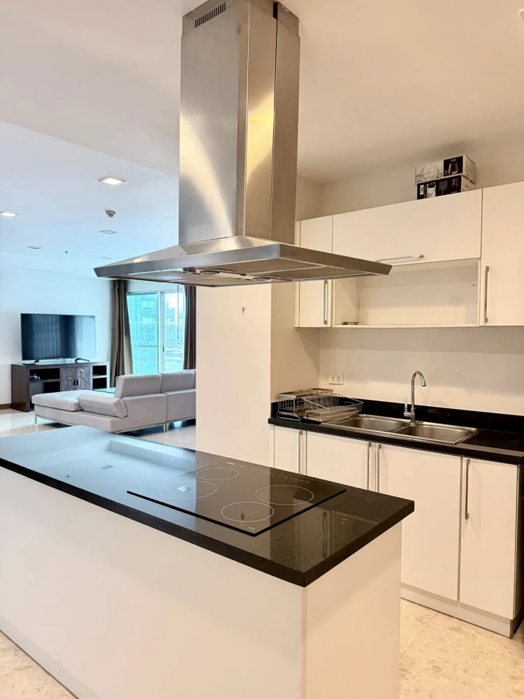 For rent: Nusasiri Grand, a very large room, feels like home, wide balcony, beautiful view, cool breeze and natural light, reserve now!