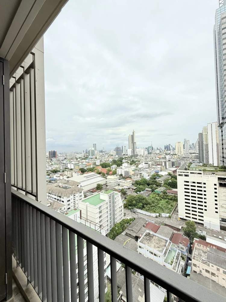 ให้เช่า Nye By Sansiri 1 ห้องนอน 1 ห้องน้ำ ตกแต่งเรียบหรูดูแพง ติดวอลเปเปอร์อย่างดี วิวสวย จองเลย