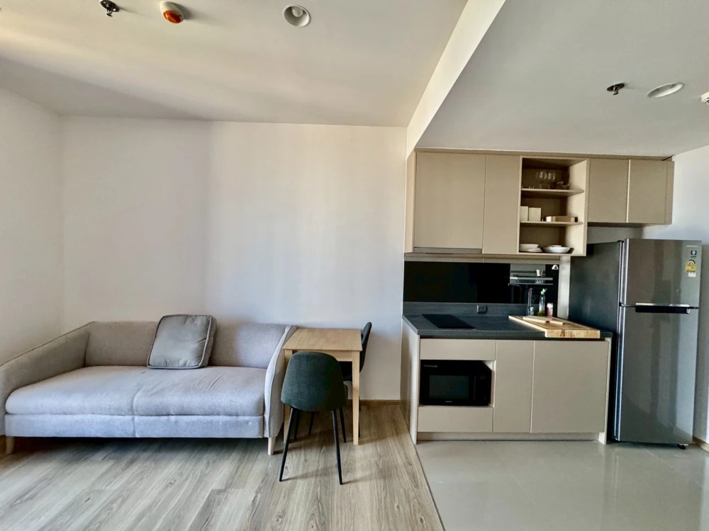 [FOR RENT] Oka Haus Sukhumvit 36 | High-Floor 1-Bed with Bathtub & Scenic River Views (South Facing) 🏢🛁🌊✨