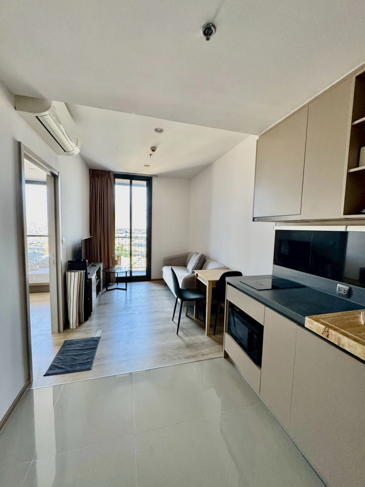 [FOR RENT] Oka Haus Sukhumvit 36 | High-Floor 1-Bed with Bathtub & Scenic River Views (South Facing) 🏢🛁🌊✨