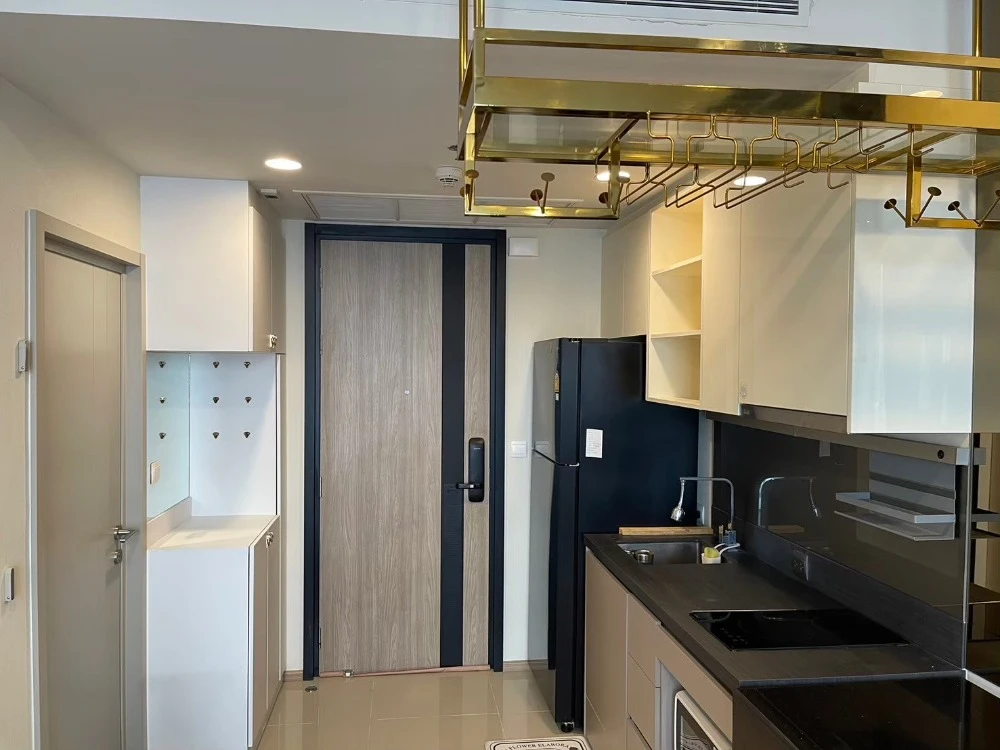 For rent: Oka Haus Sukhumvit 36, 19th floor, nice room, fully furnished, reserve now, don't miss out, hurry!