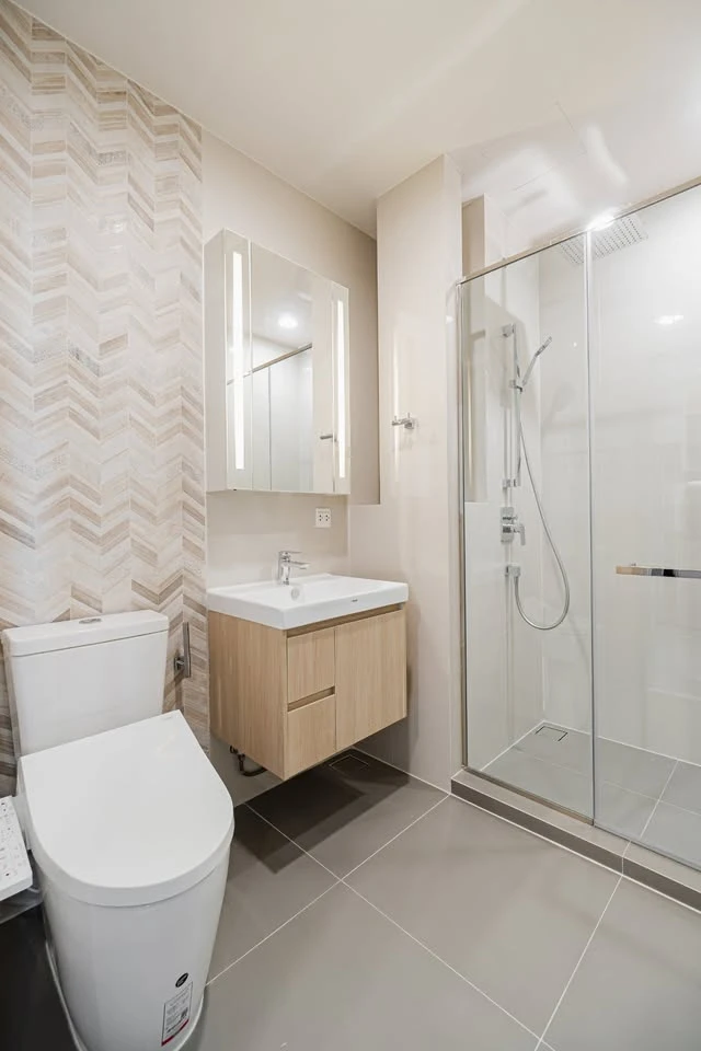For rent OKA HAUS Sukhumvit 36, 39th floor, open view, fully furnished, complete with electrical appliances, reserve now.