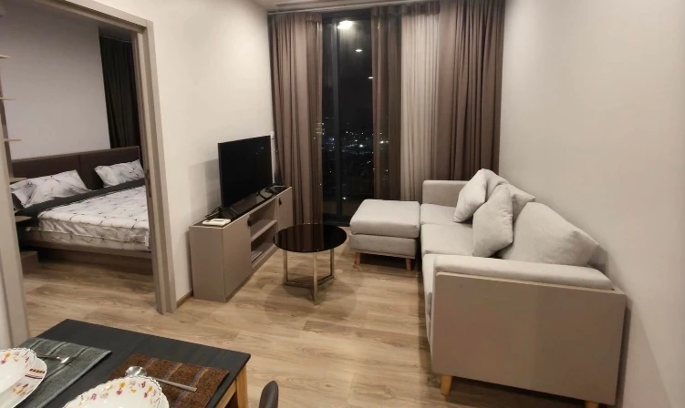 For Rent: Oka Haus Sukhumvit 36 ​​– High floor, fully furnished, and ready to move in. Book now!