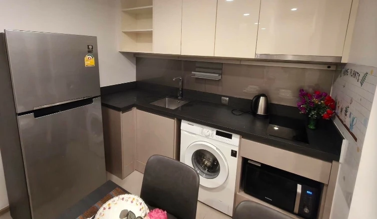 For Rent: Oka Haus Sukhumvit 36 ​​– High floor, fully furnished, and ready to move in. Book now!