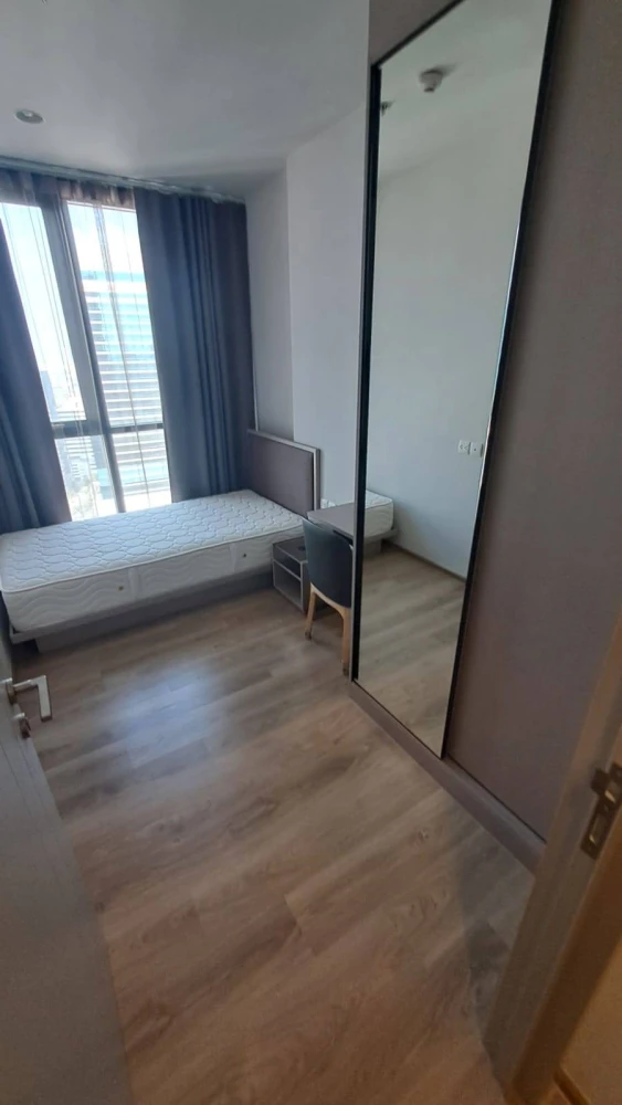 For rent: Oka Haus Sukhumvit 36, spacious room, comes with usable space, great price, book now.