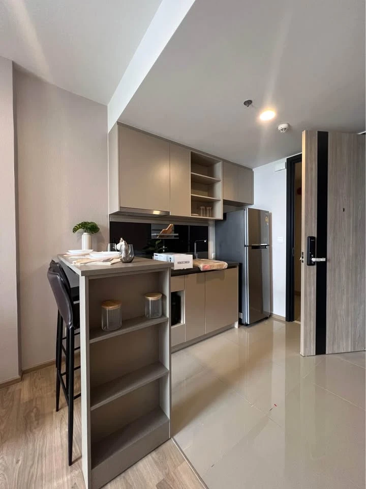 For rent: Oka Haus Sukhumvit 36, high floor unit, fully furnished, spacious and comfortable. Book now!