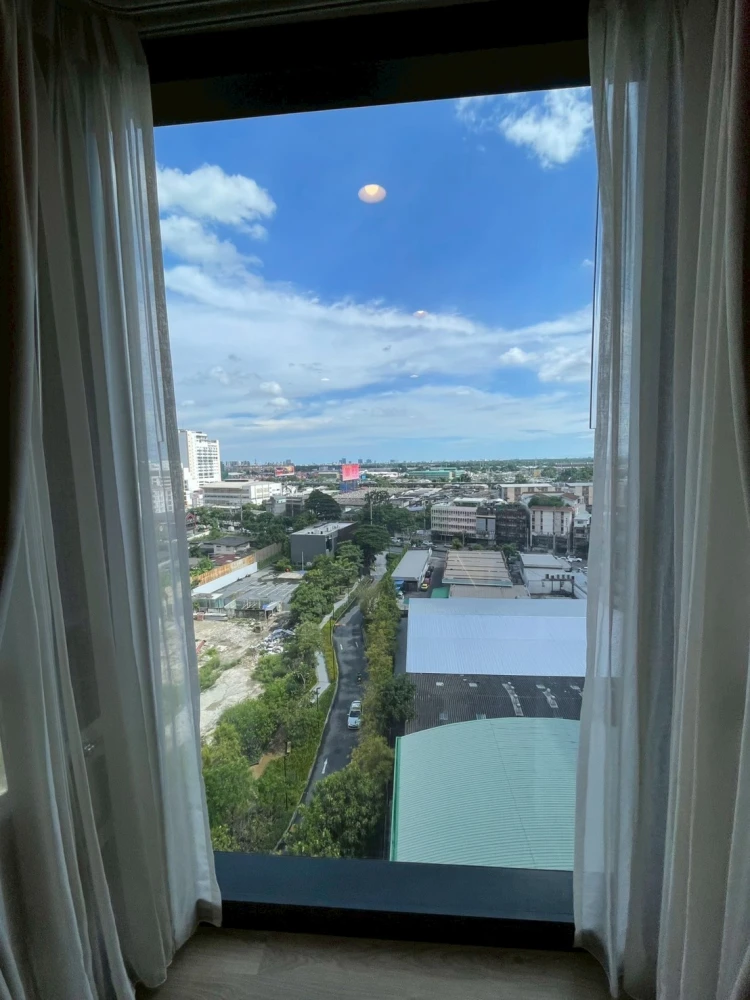ให้เช่า Oka Haus Sukhumvit 36 ห้องน่าอยู่ ตกแต่งคุมโทน เฟอร์นิเจอร์ครบครัน มองเห็นวิวเมืองสวย จองเลย