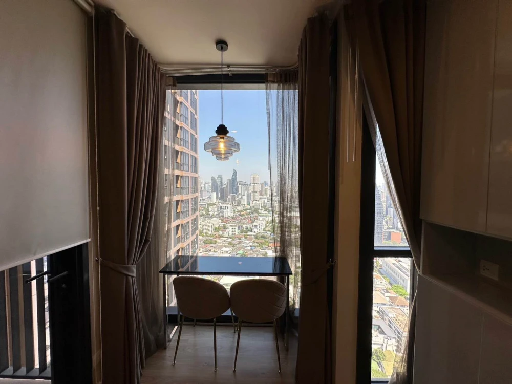 ให้เช่า Oka Haus Sukhumvit 36 ห้องพร้อมอยู่ เฟอร์พร้อม ห้องกว้างชั้นสูง จองเลย