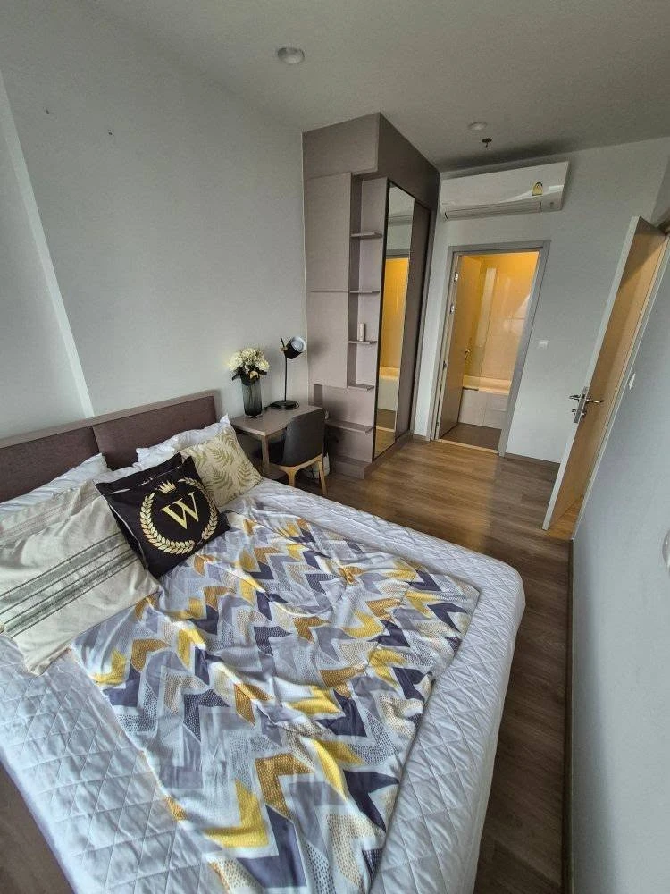 For rent: Oka Haus Sukhumvit 36, comfortable room, not cramped or stuffy, fully furnished, move in now, don't hesitate.