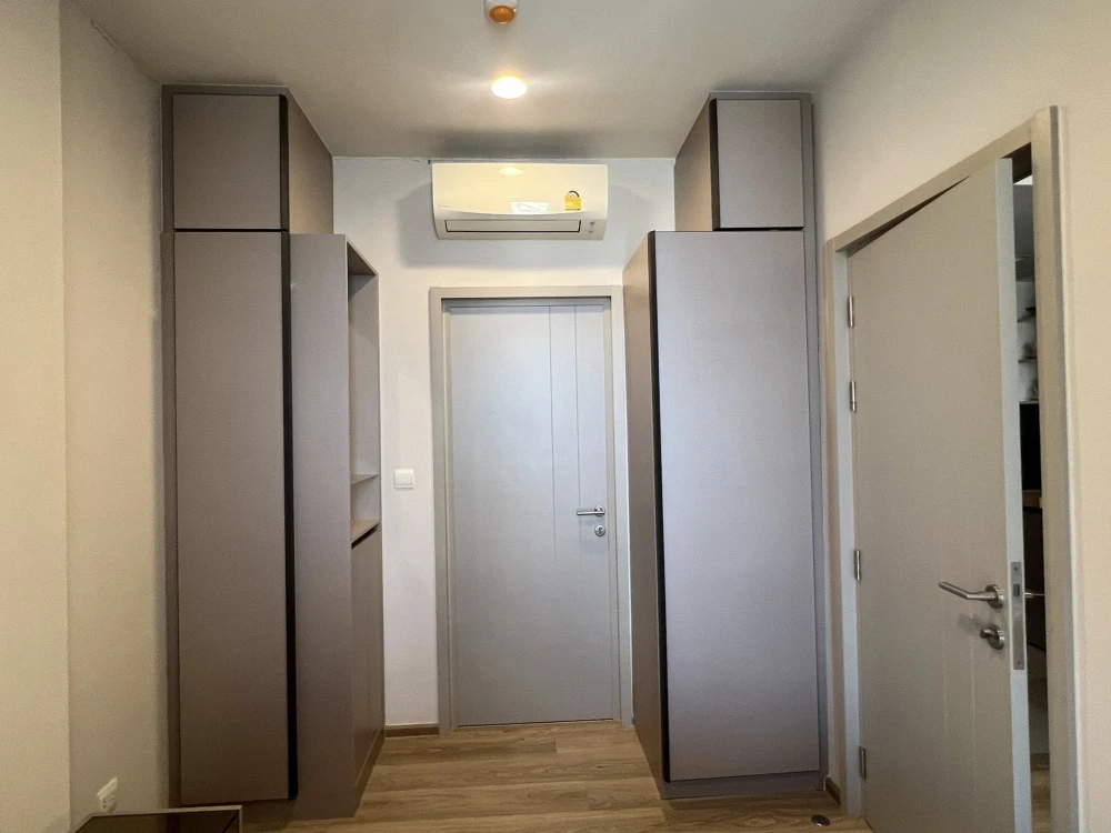Oka Haus apartment for rent, located on the 37th floor. Very high floor with stunning city views and no obstructing buildings. Book now!