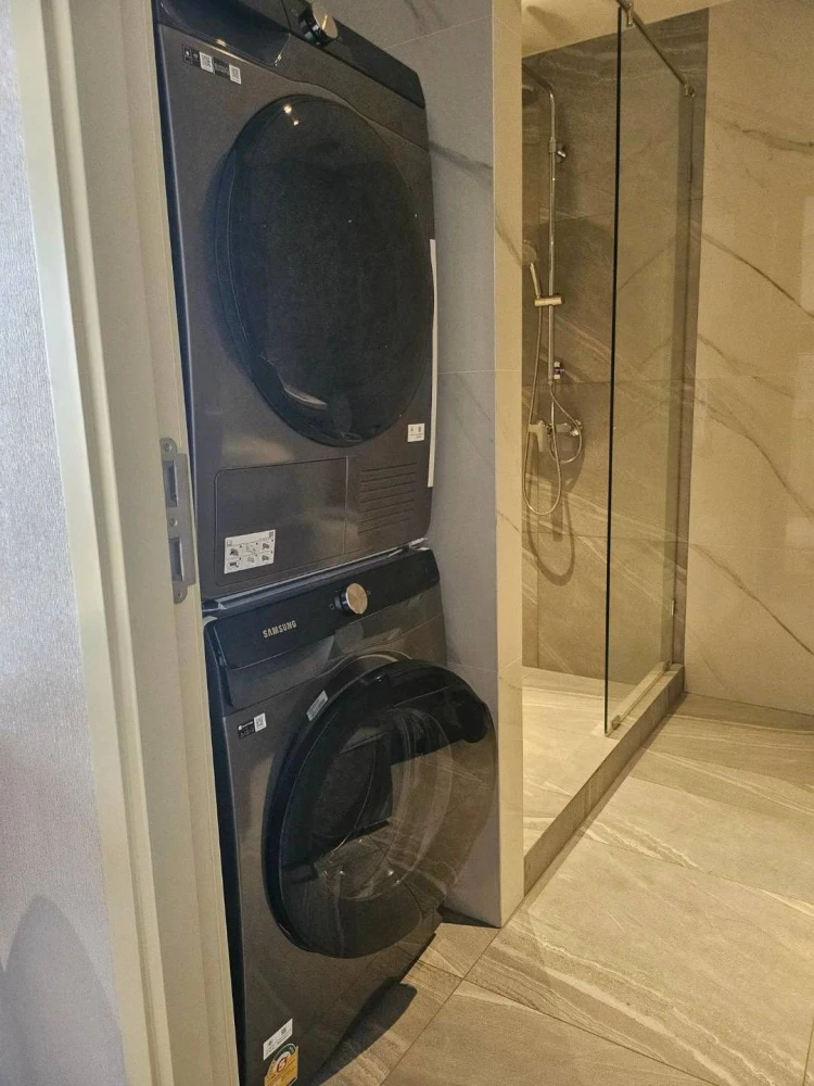 For rent, ONCE condo, high floor, ready to move in, fully furnished, reserve now before it's too late.