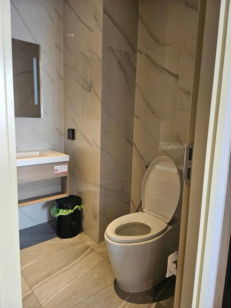 For rent, ONCE condo, high floor, ready to move in, fully furnished, reserve now before it's too late.