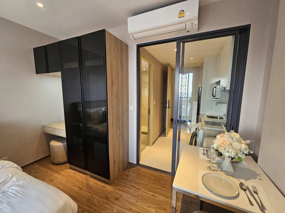 For rent ONCE PATTAYA, a nice room with complete decorations. Book now, don't miss out.