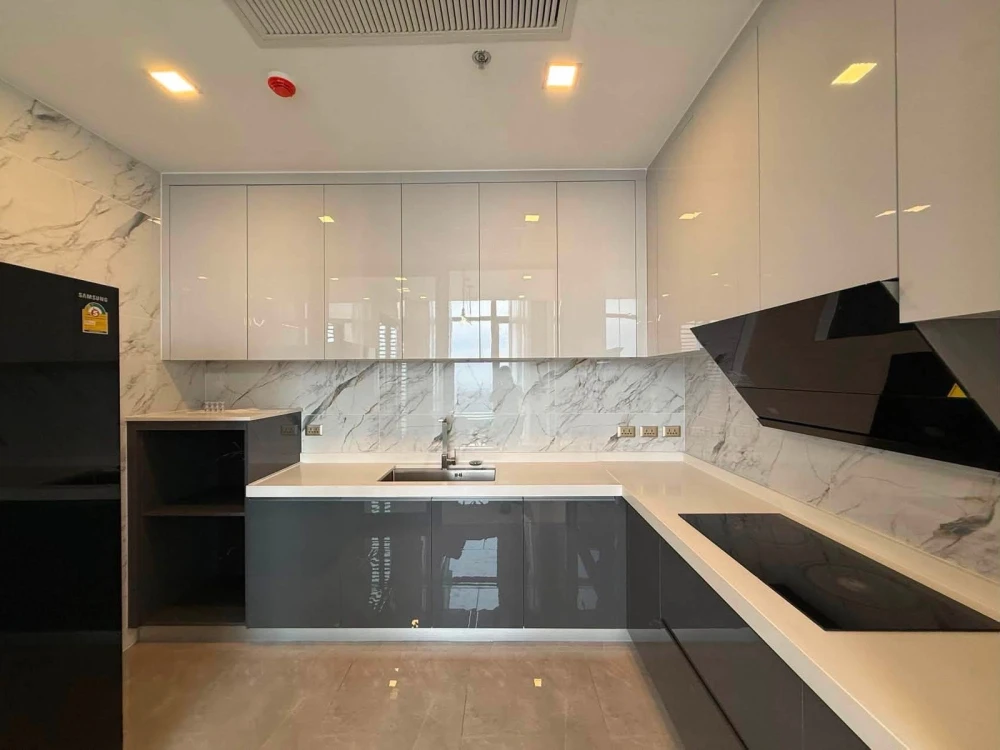 For rent: One 9 Five Asoke-Rama 9, 4th floor. Beautifully decorated unit, ready to move in. Interested? Check it out!