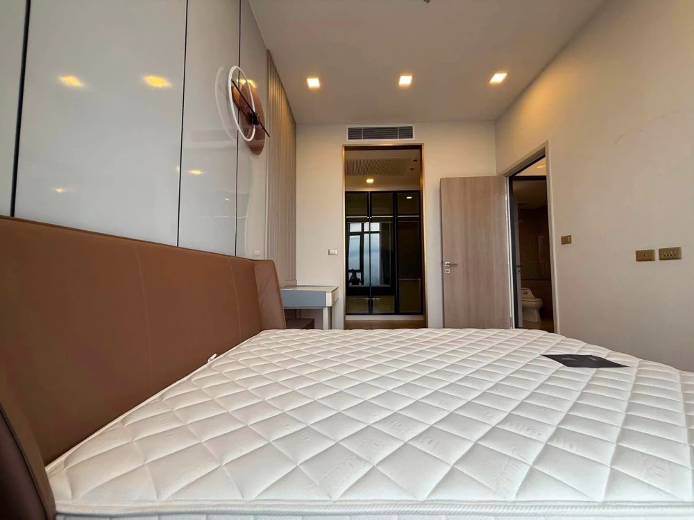 For rent: One 9 Five Asoke-Rama 9, 4th floor. Beautifully decorated unit, ready to move in. Interested? Check it out!