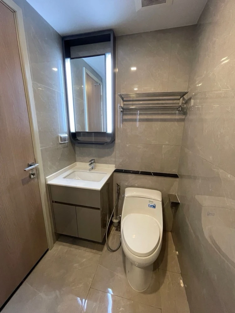 Fully furnished condo for rent at One 9 Five Asoke-Rama 9. Book now!