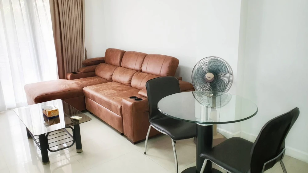 Condo in the heart of Bangkok for rent, One Siam, spacious room, convenient location, next to the BTS.