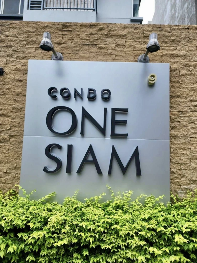 One Siam for rent, spacious room with plenty of usable space, comes with complete furniture and appliances. Reserve now!