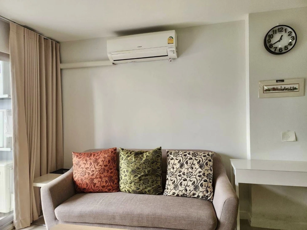 One Siam for rent, spacious room with plenty of usable space, comes with complete furniture and appliances. Reserve now!