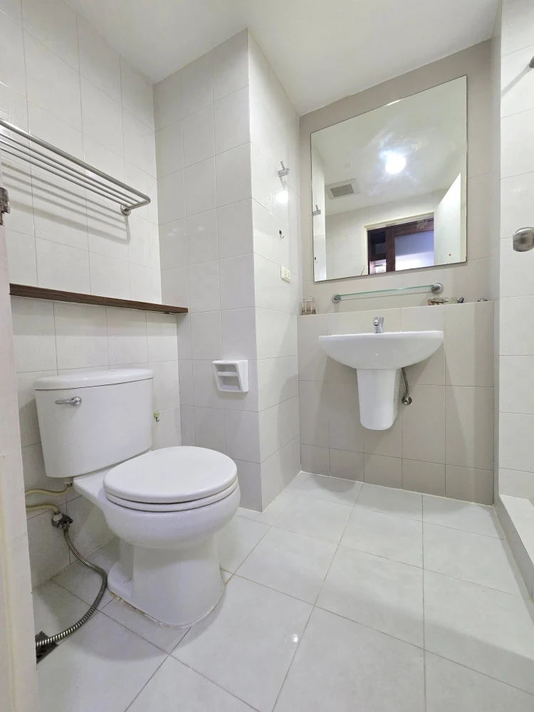 For rent: One Siam, ready to move in, furnished, just bring your bags+++
