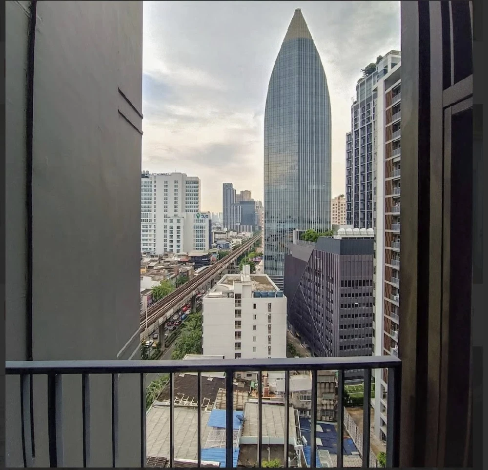For rent Onyx Phahonyothin 1 bedroom, 1 bathroom, open view, not blocked, fully furnished, hurry and book now.