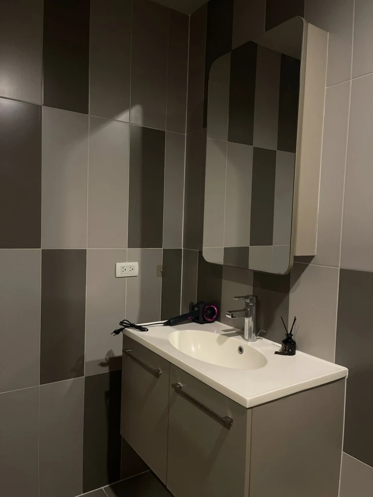 For rent: Onyx Phahonyothin, 12th floor, city and pool view, fully furnished, very livable. Book now!