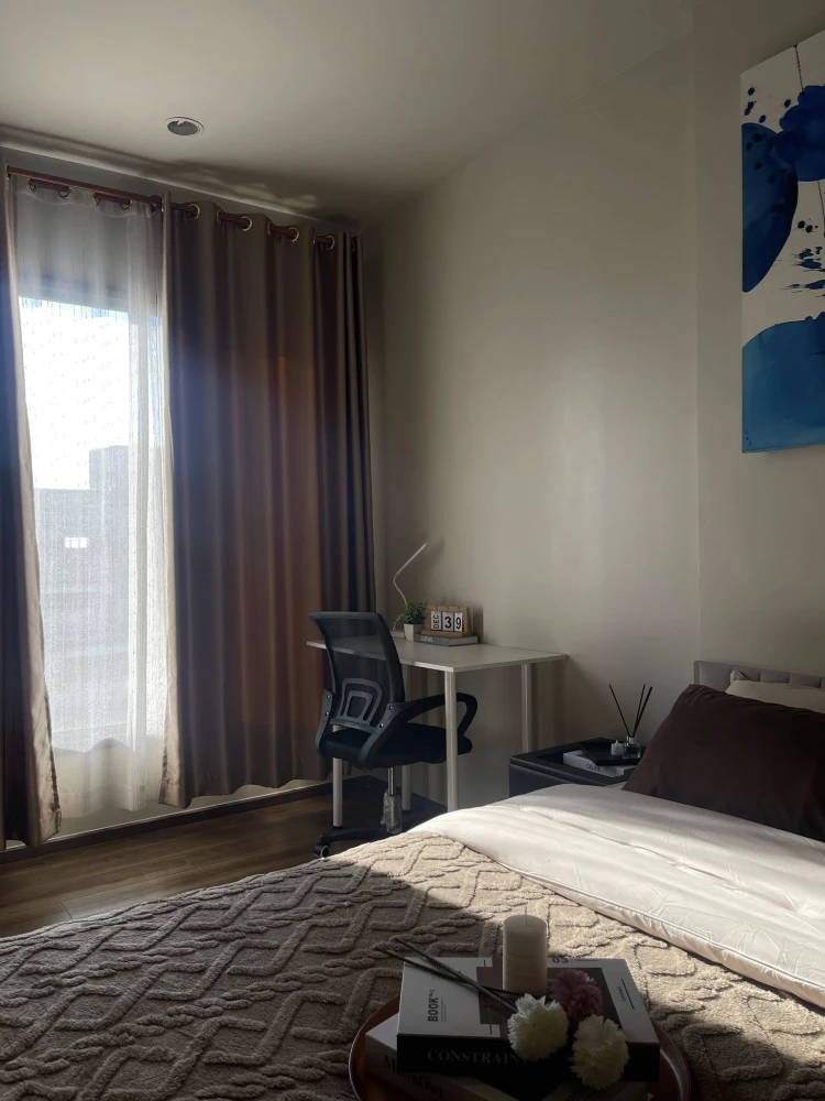 For rent: Onyx Phahonyothin, 12th floor, city and pool view, fully furnished, very livable. Book now!