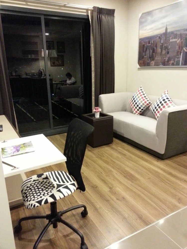 For rent: Onyx Phahonyothin, fully furnished room, ready to move in. Interested? Hurry and reserve now!