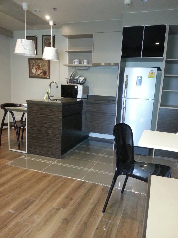 For rent: Onyx Phahonyothin, fully furnished room, ready to move in. Interested? Hurry and reserve now!