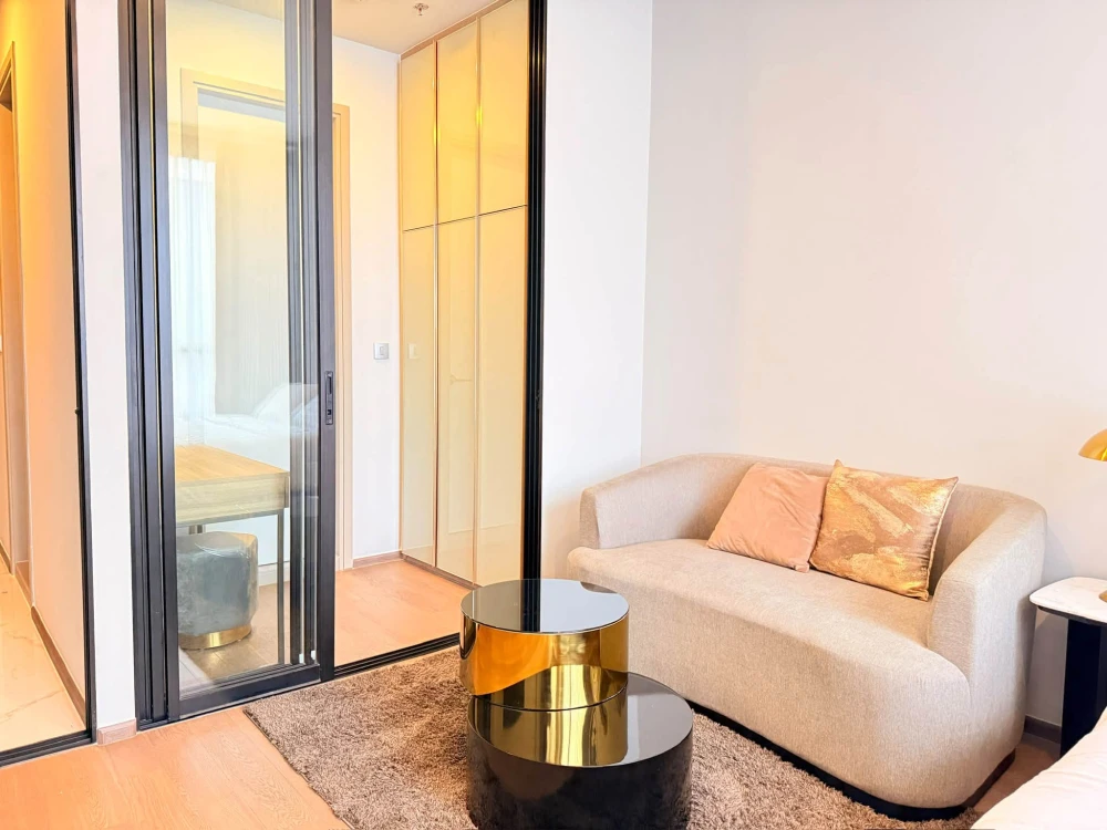 For Rent: Origin Phayathai, a luxury-class condominium featuring a 100% unobstructed view—no building interference. All specifications and electrical