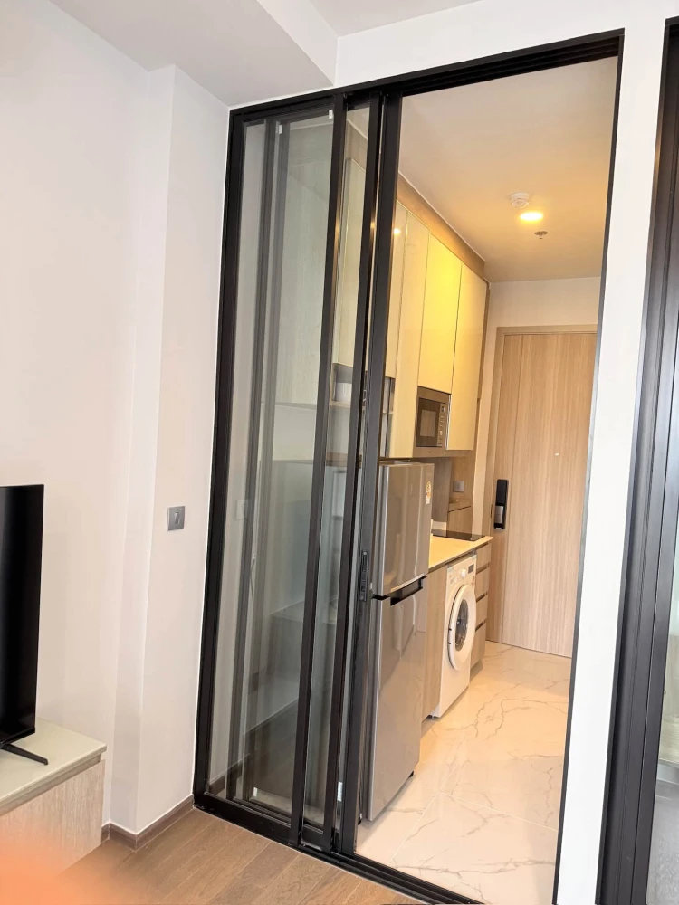 For Rent: Origin Phayathai, a luxury-class condominium featuring a 100% unobstructed view—no building interference. All specifications and electrical