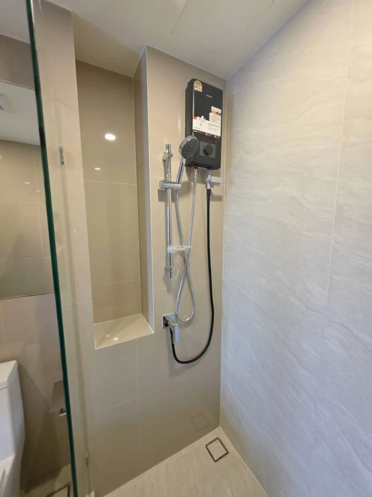 Condo for rent at Origin Place Bangna, 5th floor. Nice unit, fully furnished. Book now!
