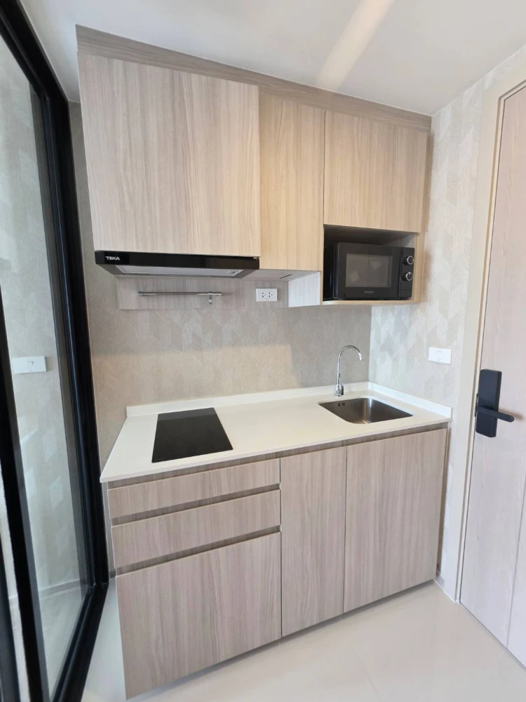 Condo for rent at Origin Place Bangna, 5th floor. Nice unit, fully furnished. Book now!