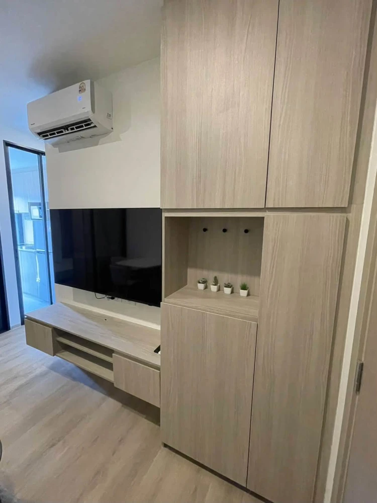 For Rent: Origin Place Bangna. Features an unobstructed view of the swimming pool—no blocking buildings. Fully furnished and equipped with all applian