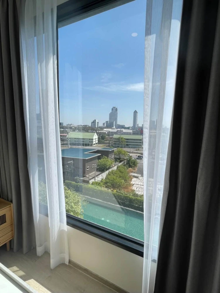For Rent: Origin Place Bangna. Features an unobstructed view of the swimming pool—no blocking buildings. Fully furnished and equipped with all applian