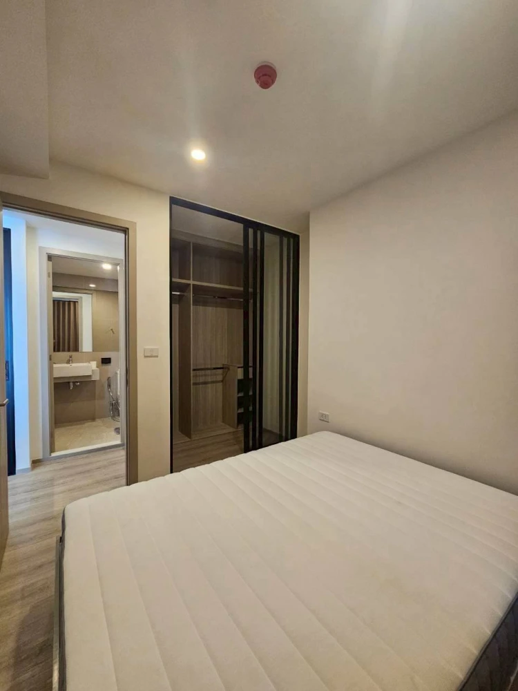 Ready-to-move-in apartment for rent at Origin Place Bangna. Well-partitioned and divided into separate zones. Book now! Don't miss this opportunity.