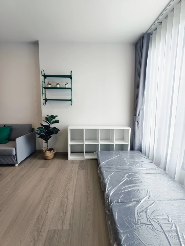 For rent: Origin Play Bangkhunnon Triple Station, North facing, garden view, fully furnished. Book now!