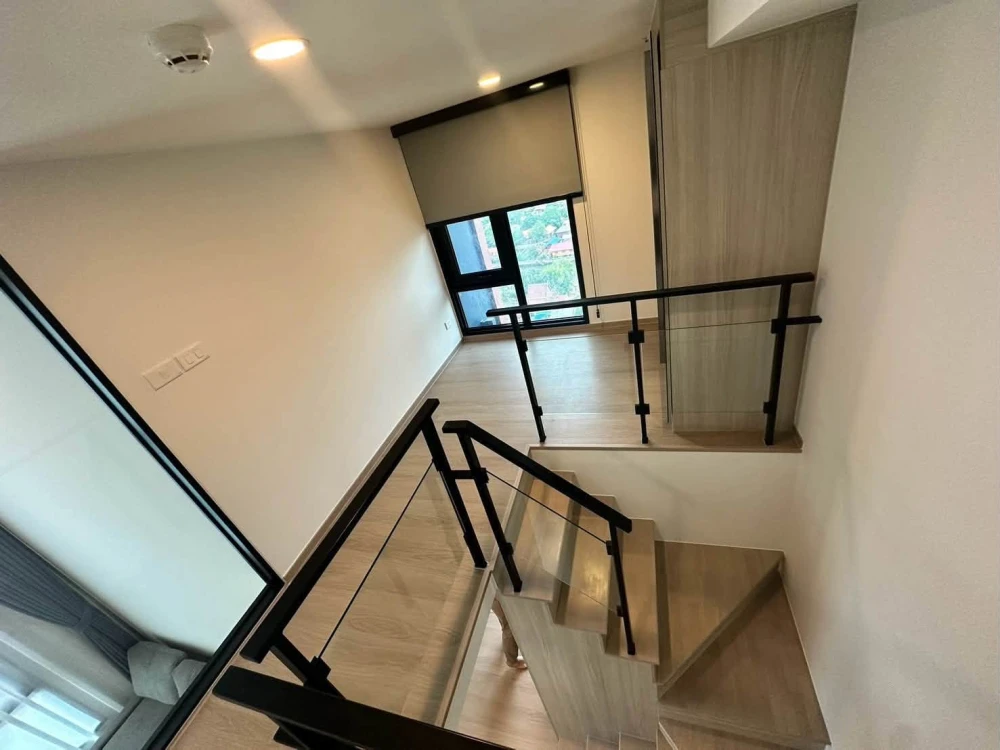 For Rent: Origin Play Bangkhunnon Triple Station. Corner unit offering privacy, high ceilings, and an airy feel. Prime location—book now!