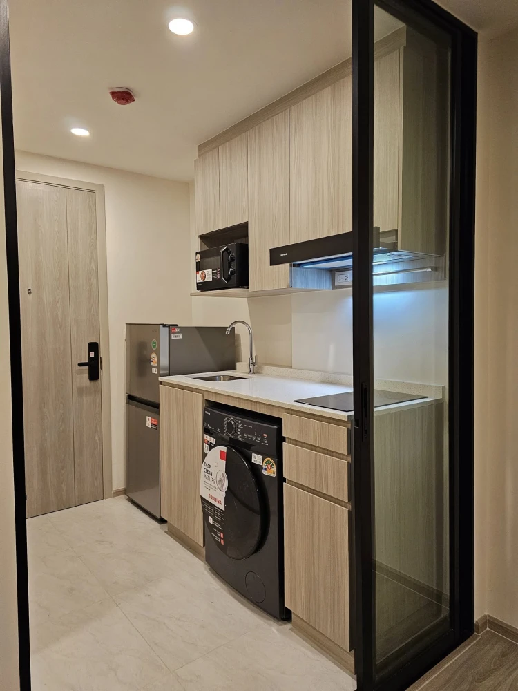 For rent: Origin Play Sri Udom Station, 1 bedroom, 1 bathroom, good location, convenient transportation, swimming pool view, reserve now.