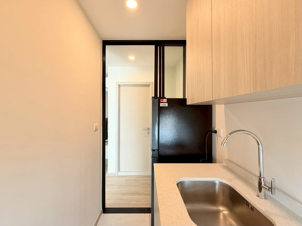 For rent: Origin Play Sri Udom Station, 5th floor, fully furnished unit, very comfortable. Book now!