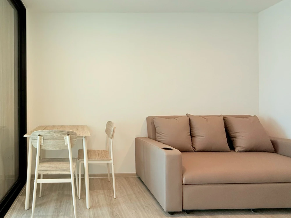 For rent: Origin Play Sri Udom Station, 5th floor, fully furnished unit, very comfortable. Book now!