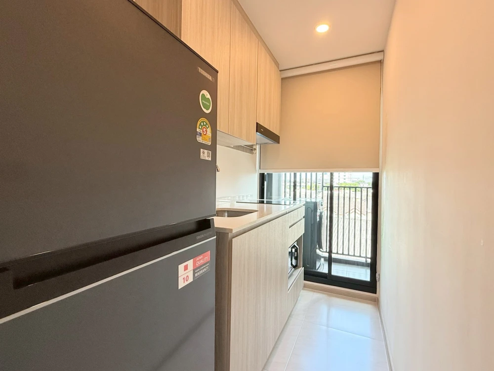 For rent: Origin Play Sri Udom Station, 5th floor, fully furnished unit, very comfortable. Book now!