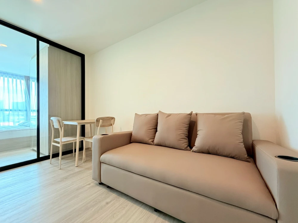 For rent: Origin Play Sri Udom Station, 5th floor, fully furnished unit, very comfortable. Book now!