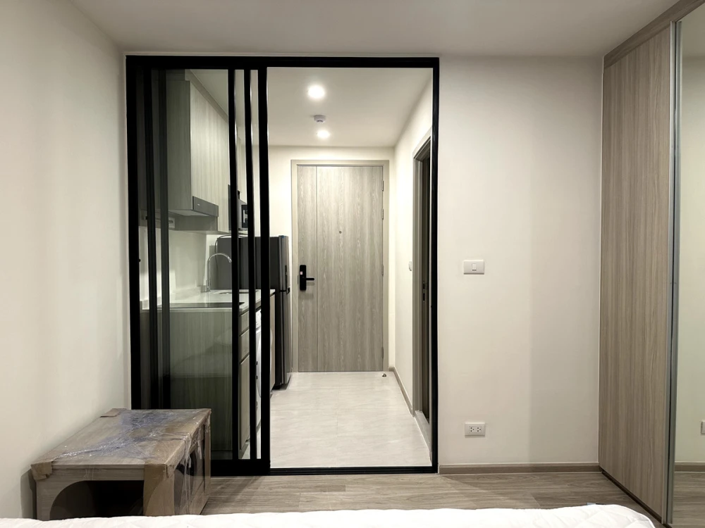 For rent: Origin Play Sri Udom Station, 7th floor, fully furnished unit. Book now! Don't miss out!