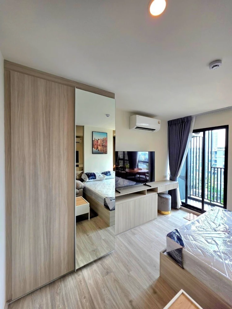 For rent: Origin Play Sri Udom Station, 8th floor, nice room, fully furnished, book now.