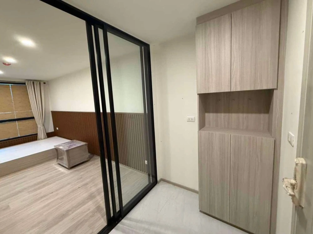 For rent: Origin Play Sri Udom Station, empty room, decorated room, don't miss it, comes with complete electrical appliances, book now.